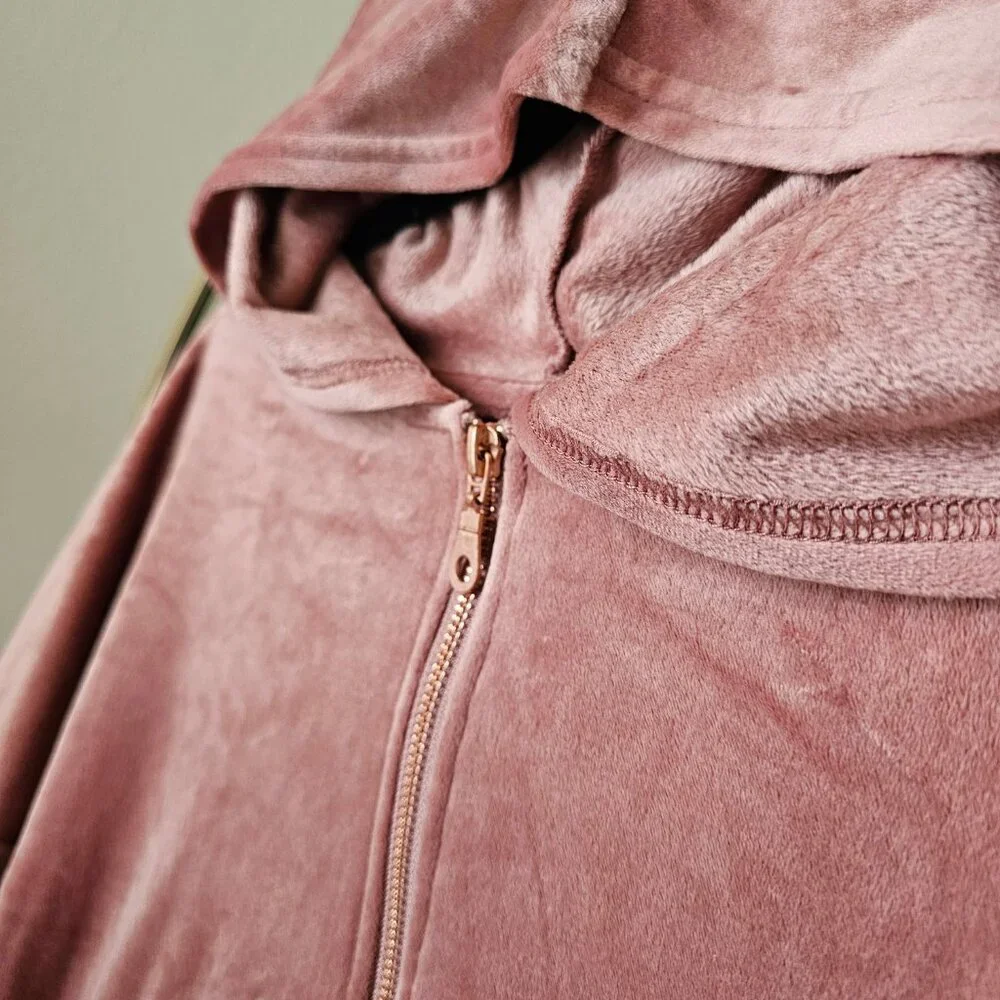 Velour Lounge Set in Dusty Rose – Hoodie & Pants - Picture 3 of 3